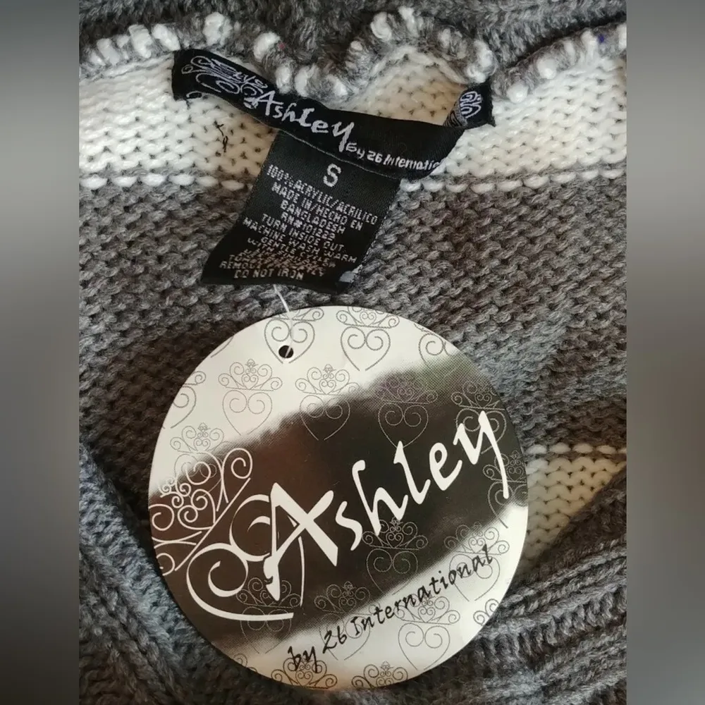 Gray & White Striped Cowl Neck Short Sleeve Modcloth Tunic Sweater by Ashley - Image 4