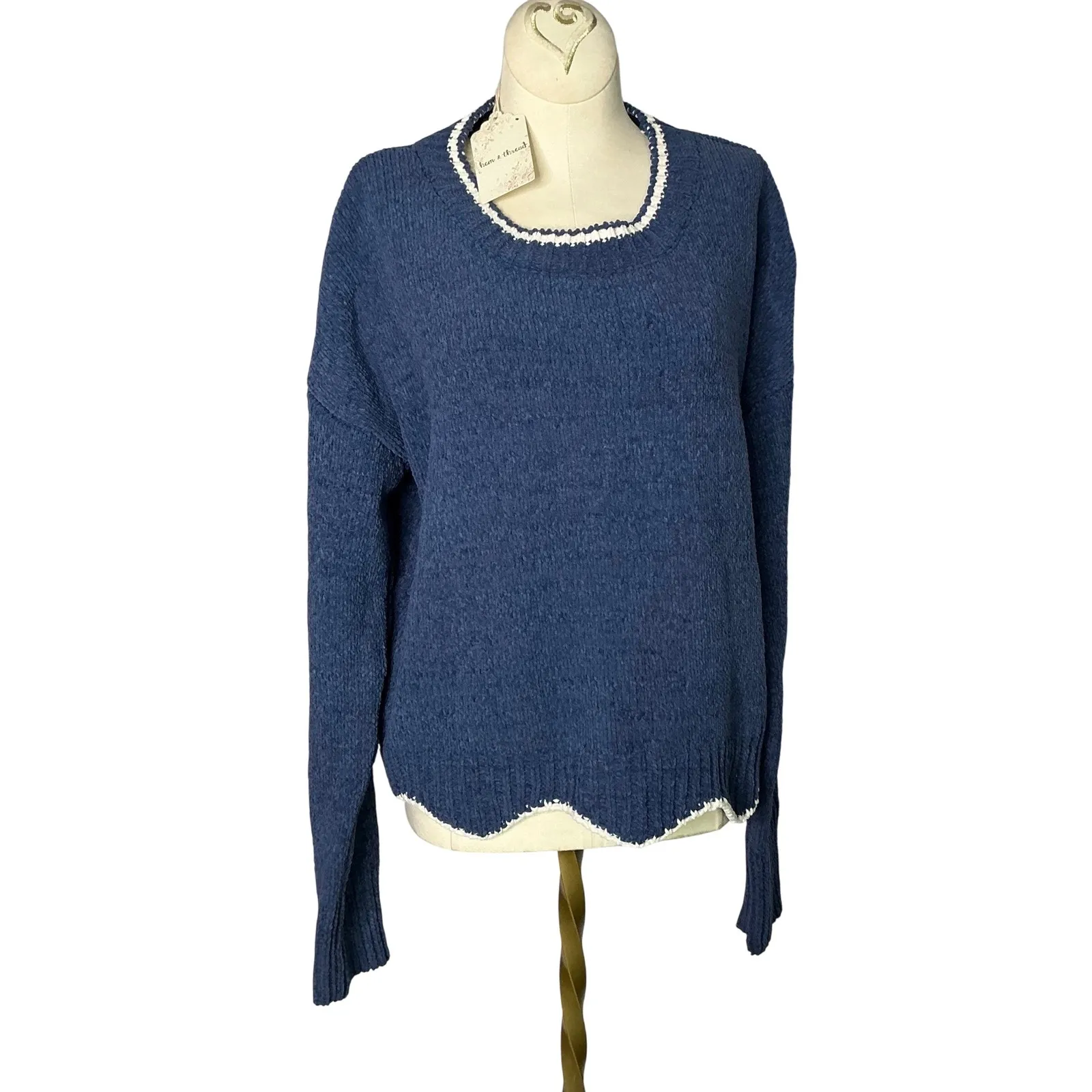 Hem & Thread Blue Chenille Scallop Hem Sweater Women's L Soft Textured Knit Cozy - Image 2