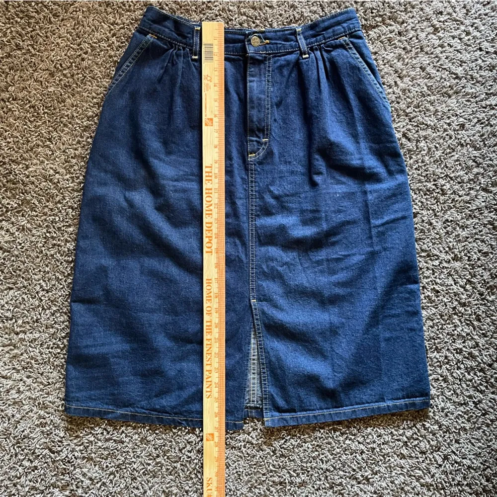 VTG 80s Lee Denim Midi Skirt Dark Wash
Indigo A-Line Size 13 Retro High Waisted - Image 11