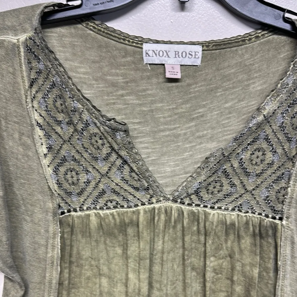 Knox Rose Green Graphic Ruffled Blouse - Image 2