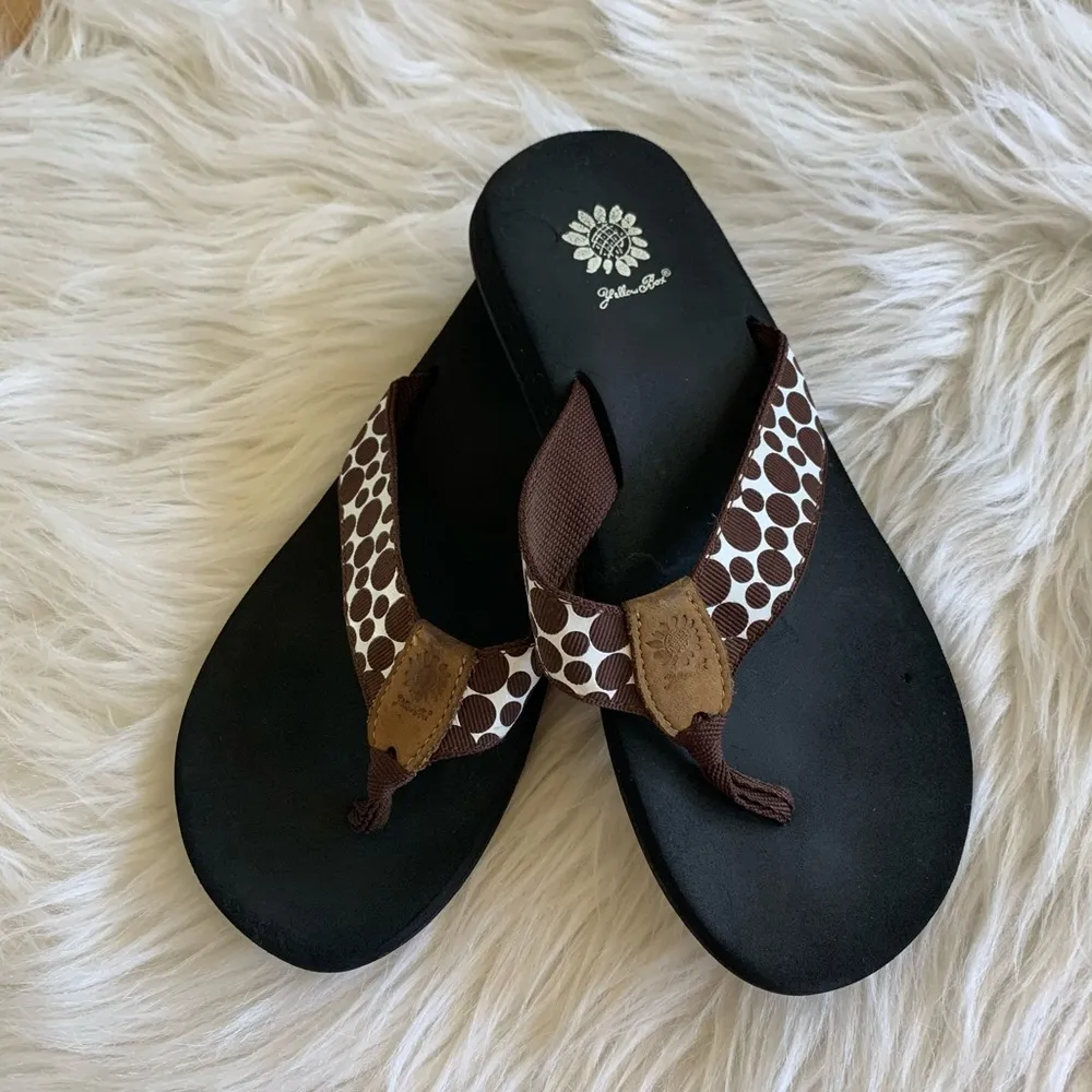 Yellow Box Flip Flops Brown Polka Dot Womens 6 - Image 2