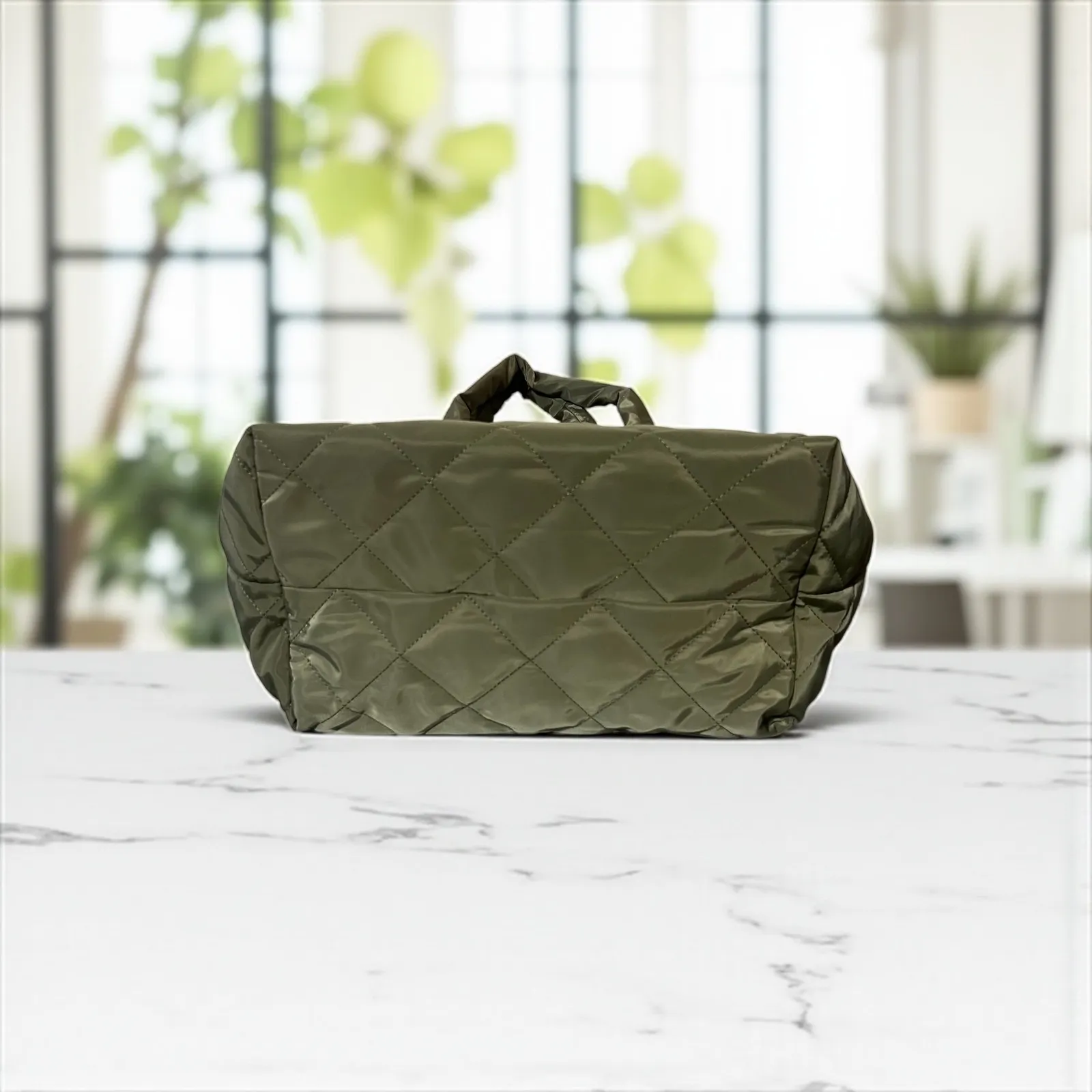 Steve Madden‎ Olive Green Quilted Tote Bag Zip Pocket New with Tags - Image 7