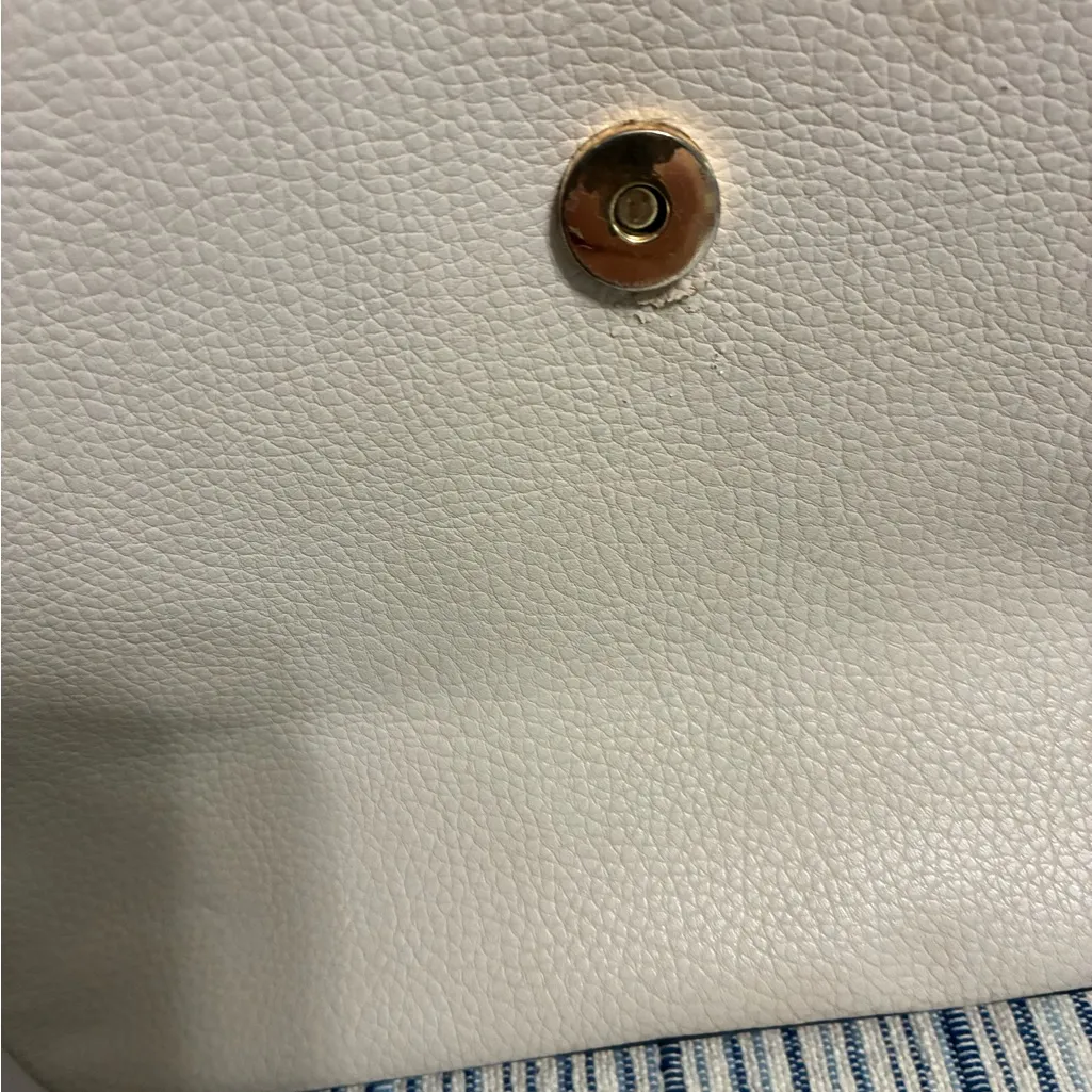 Elegant Cream Backpack medium size magnetic close - Image 5