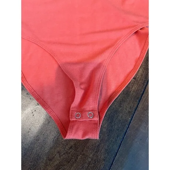 Forever 21 Rust Colored Ruffle Vneck‎ Bodysuit Size S - Image 2