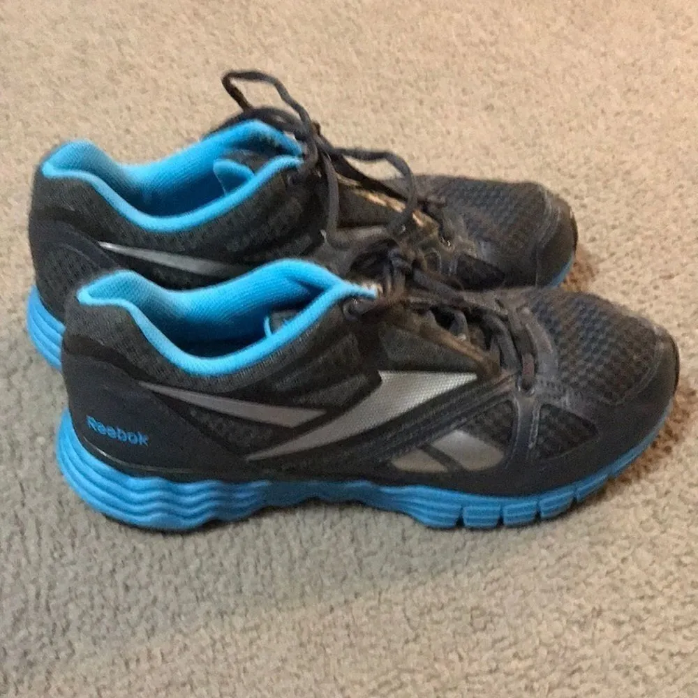 Reebok Vibetech Women's US Size 8 Black and Blue - Image 10