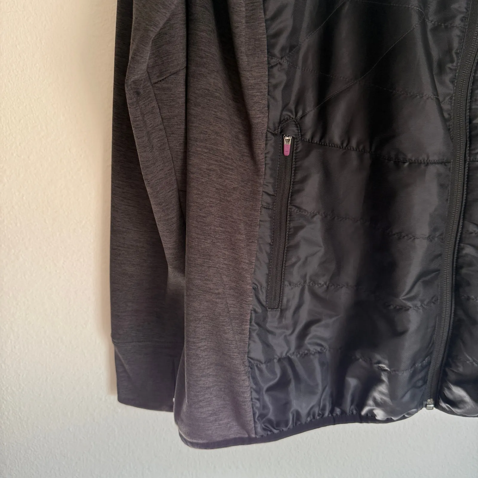 Title Nine Women's Sz XL Will Power Quilted Full Zip Running Jacket Black Hoodie - Image 5