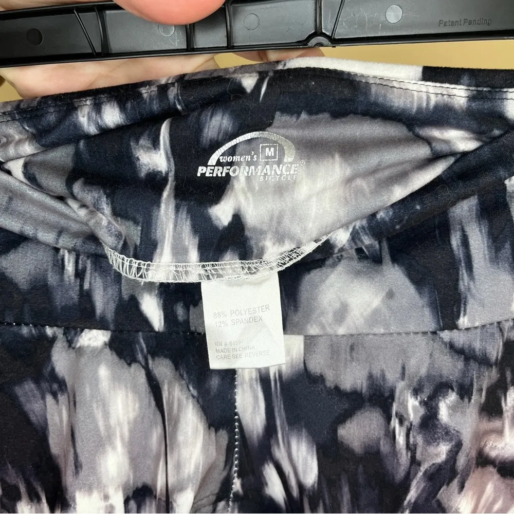 Performance bicycle padded cycling capri workout pants black and white medium - Image 6