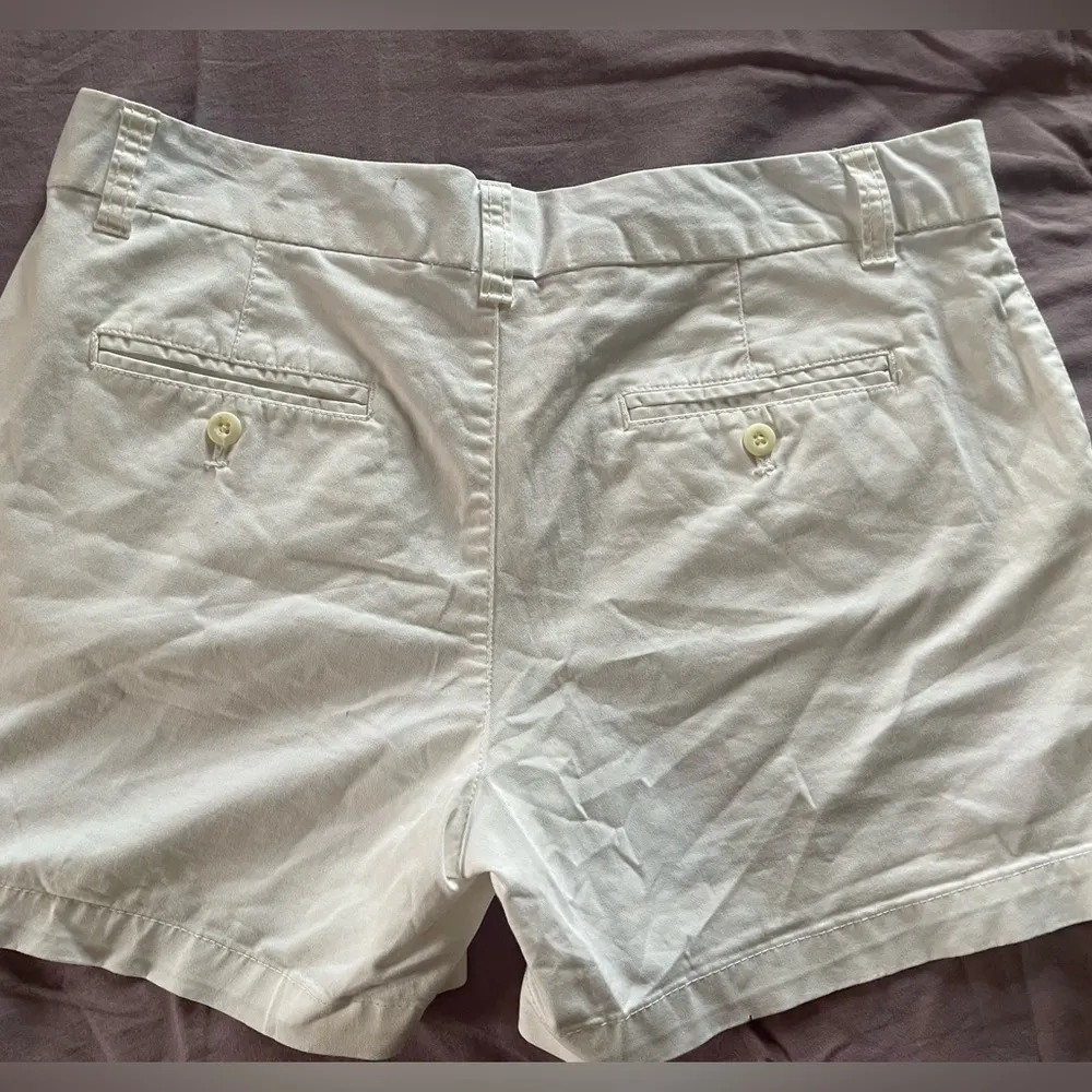 GAP Women’s White “The 4”l  Khaki Shorts - Image 4