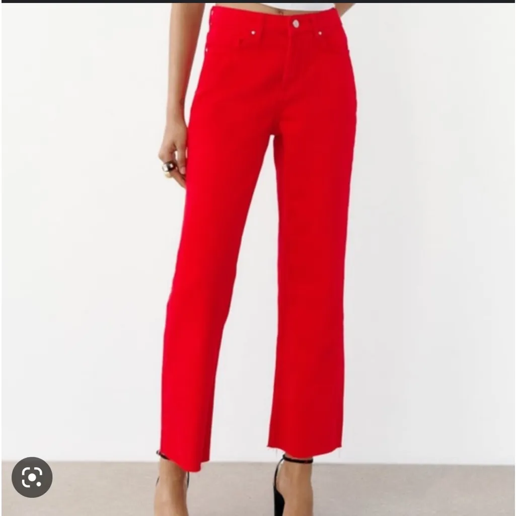ZARA MID RISE RED STRAIGHT JEANS - Image 4