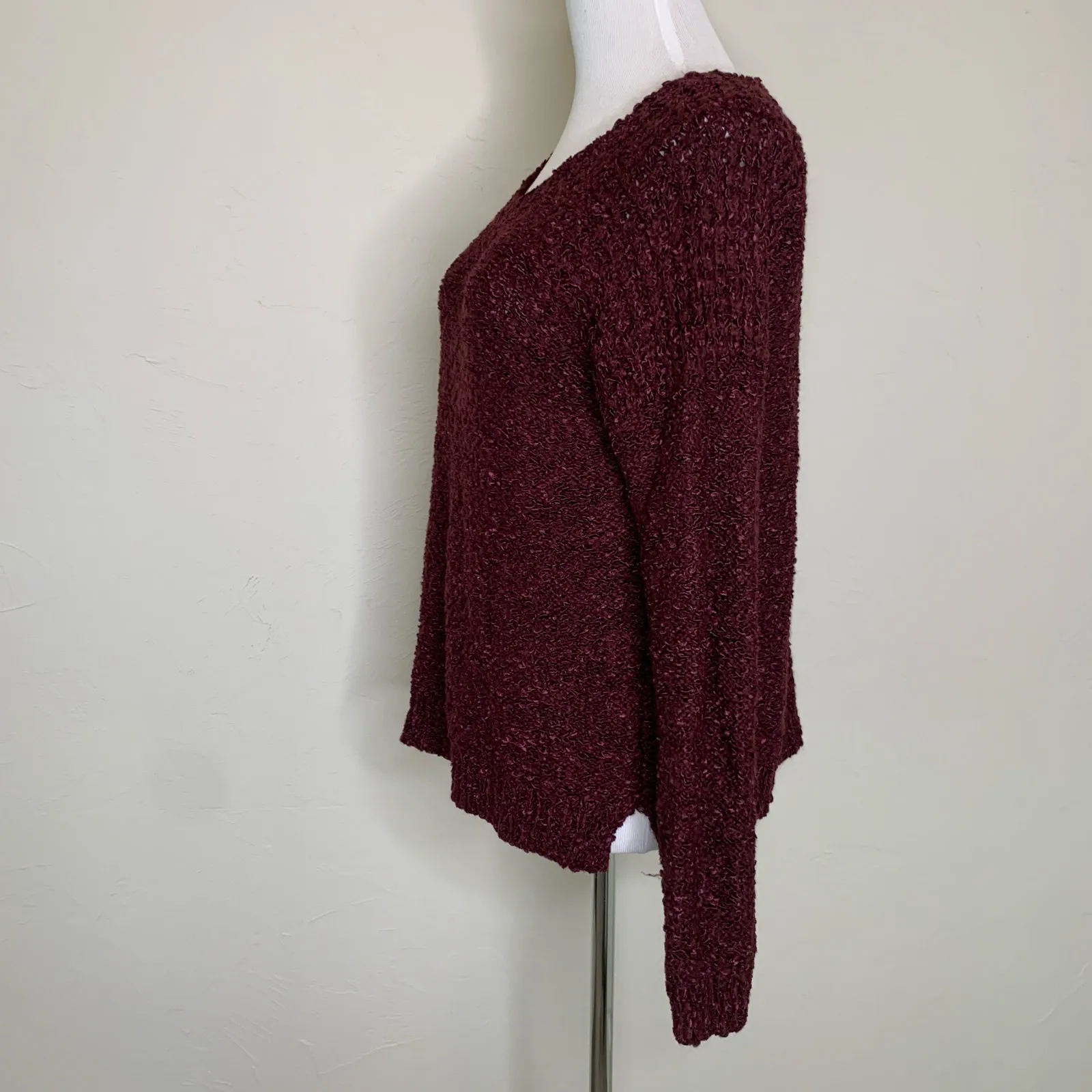 Burgundy Textured Scoop Neck Sweater Medium - Image 3