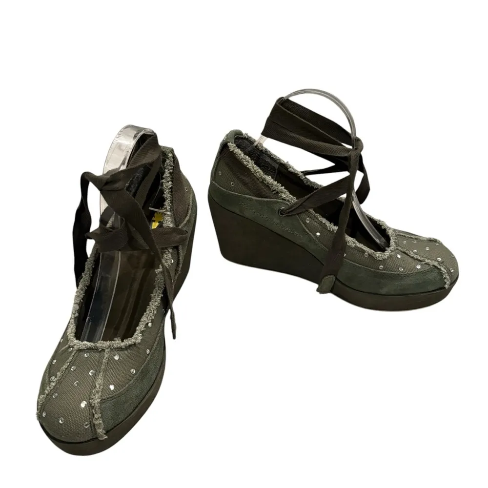 Very Volatile Vtg Y2K Rockabilly Suede/Canvas Ribbon Tie Rhinestone Accent Wedge - Image 2