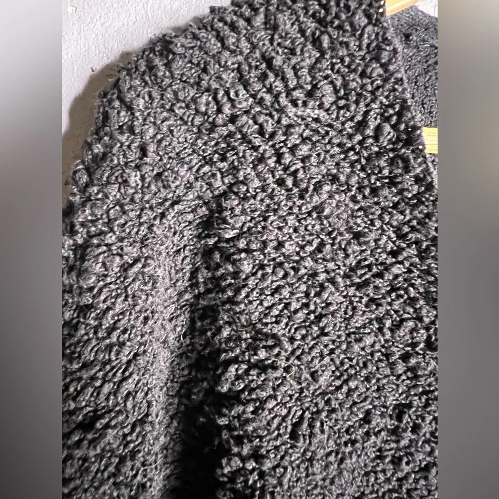 Free People  Popcorn Pullover in Black.  Size Small - Image 8