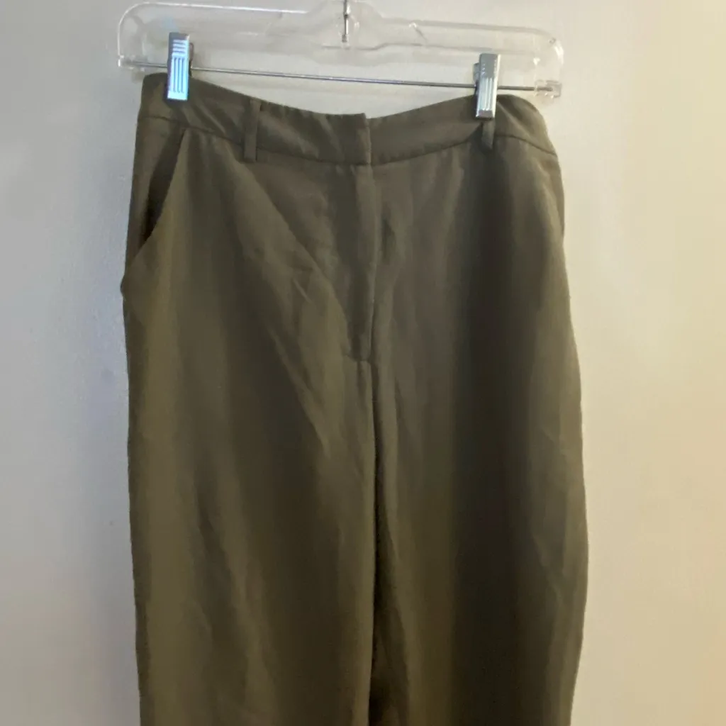 Forever 21 Womens Olive Sage Green Cropped Dress Pants M Medium Business Casual - Image 2