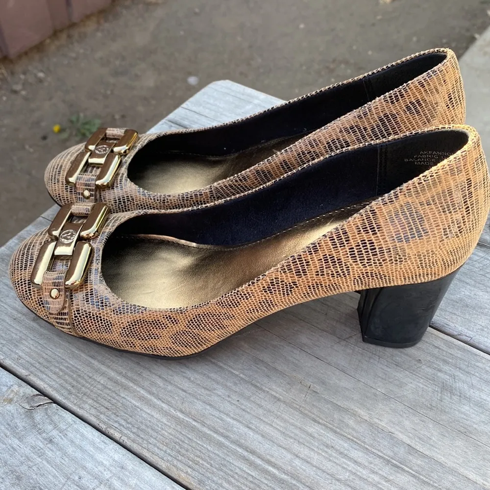 Anne Klein Cheetah Iflex Fannon Gold Pump Heels Size 6 - Image 2