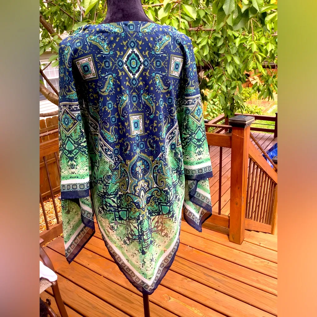 Nice dressy elegant blouse💙💚🤍 - Image 7