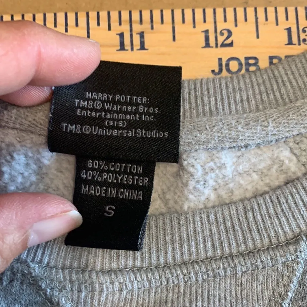 Harry Potter Gryffindor Gray Sweatshirt size S‎ Gray - Image 5