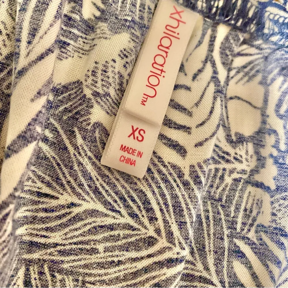 Xhilaration Blue & White Tropical Print Sleeveless Spaghetti Strap Romper - XS - Image 10