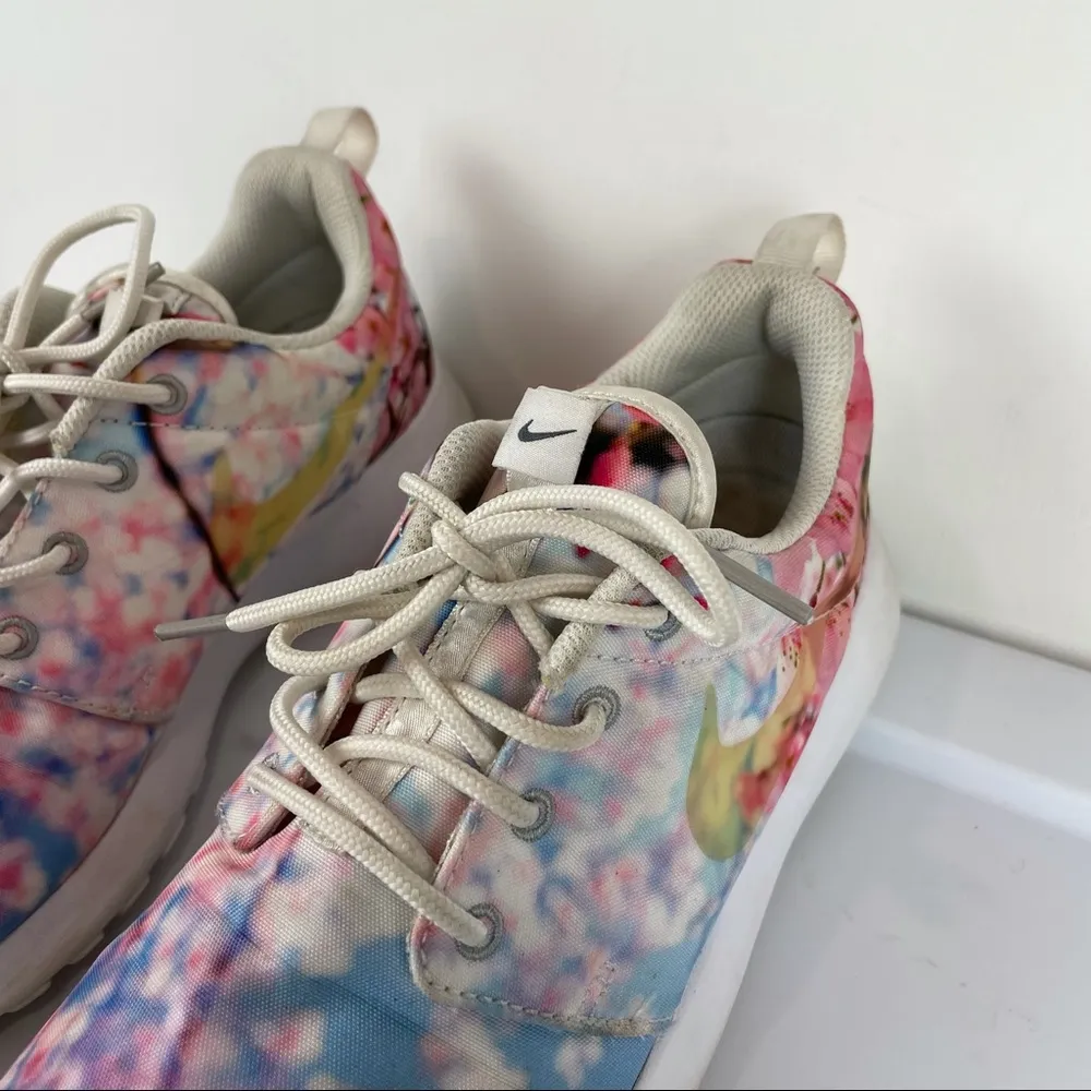 Nike Roshe Linited Edition Cherry Blossom Shoes - Image 10