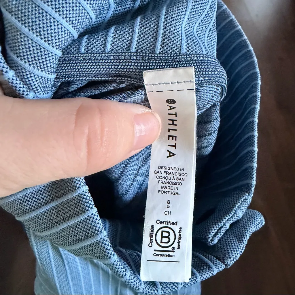 NWOT Athleta Flurry Seamless Henley Small - Image 5