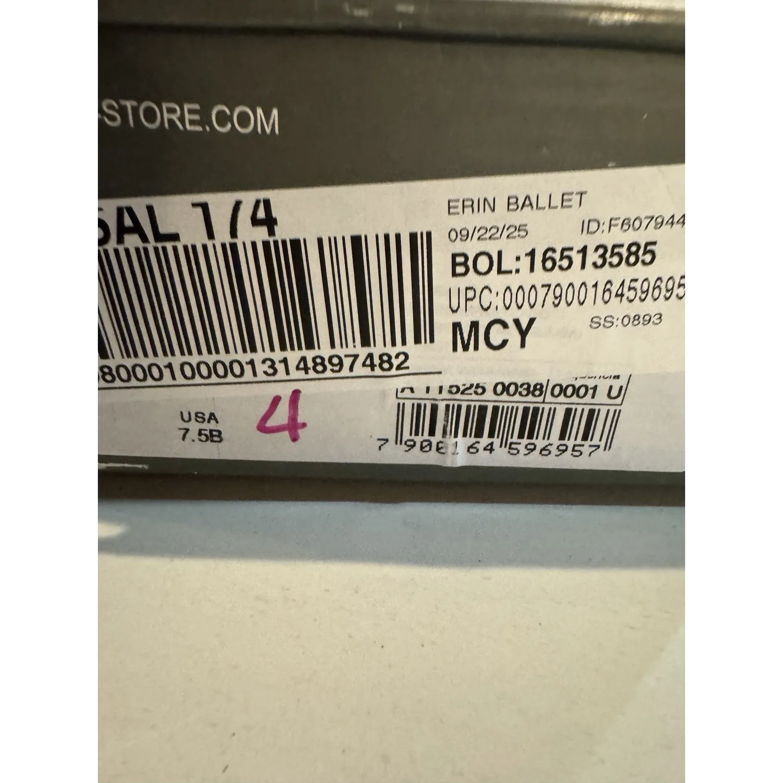 Arezzo Eleanor Women's Ballet‎ Flats Mary Janes Buckle Size 7.5 Silver - Image 10