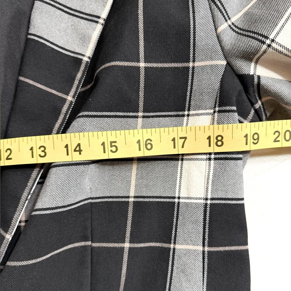 H & M Plaid Women's Blazer - Image 8