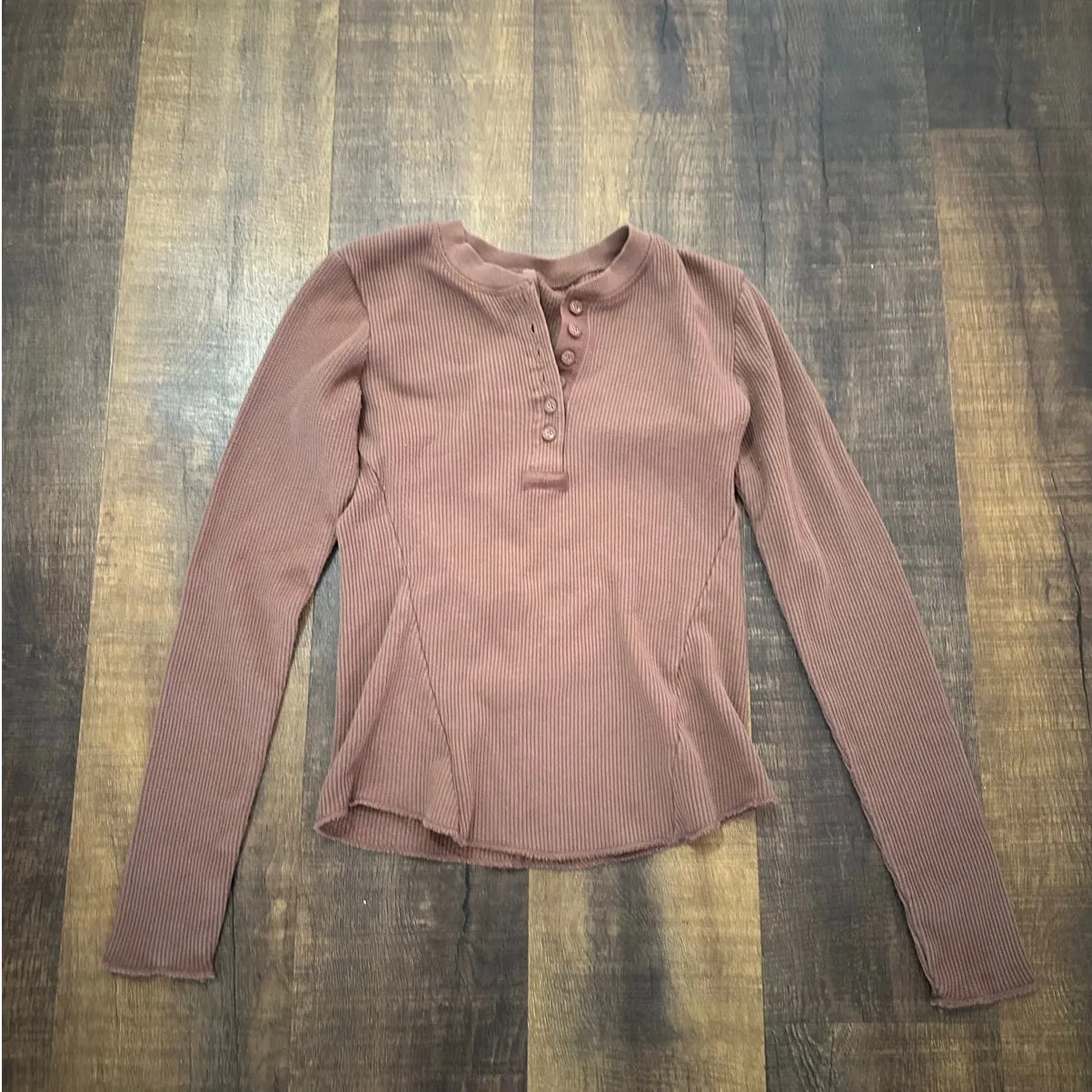 SKIMS Waffle Knit Henley Top & Shorts Lounge Set Size Large - Image 2