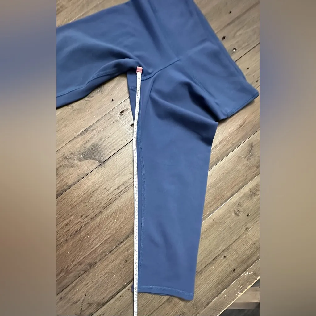 ALO Yoga Women’s High-Waist Capri Leggings – Small - Blue - Image 7