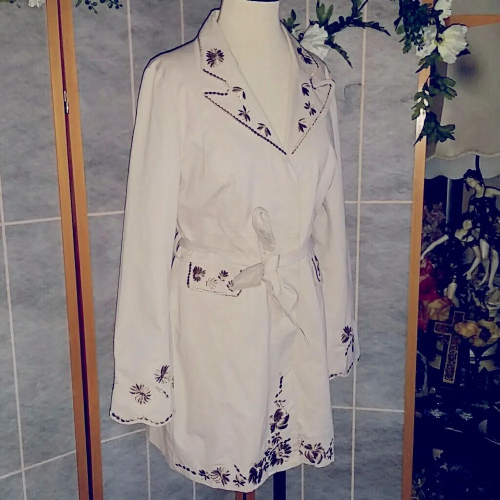 Arden B Embroidery coat - Image 5
