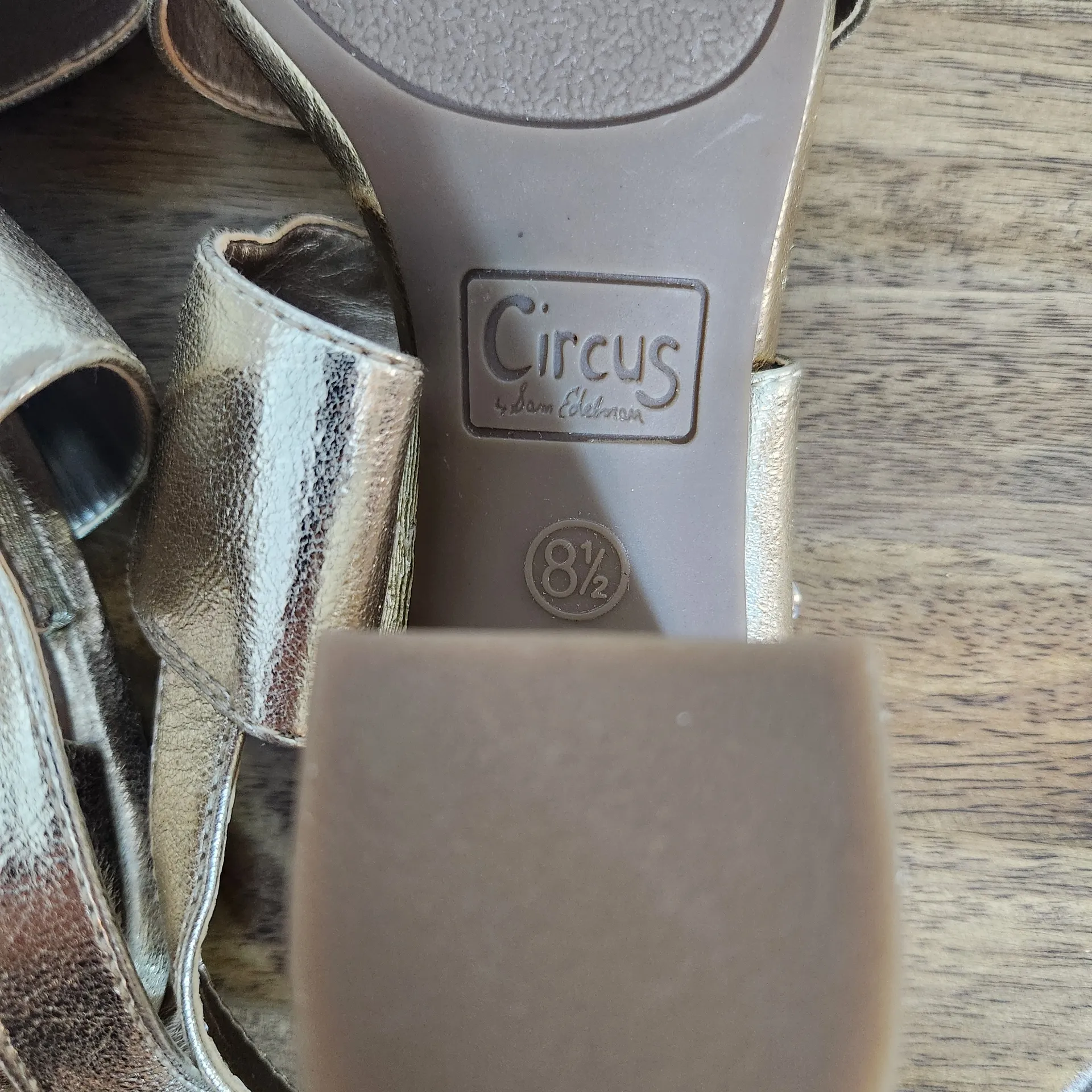 Circus by Sam Edelman Gold Block Heel Sandals Size 8.5 Gold Sandal Heels - Image 8