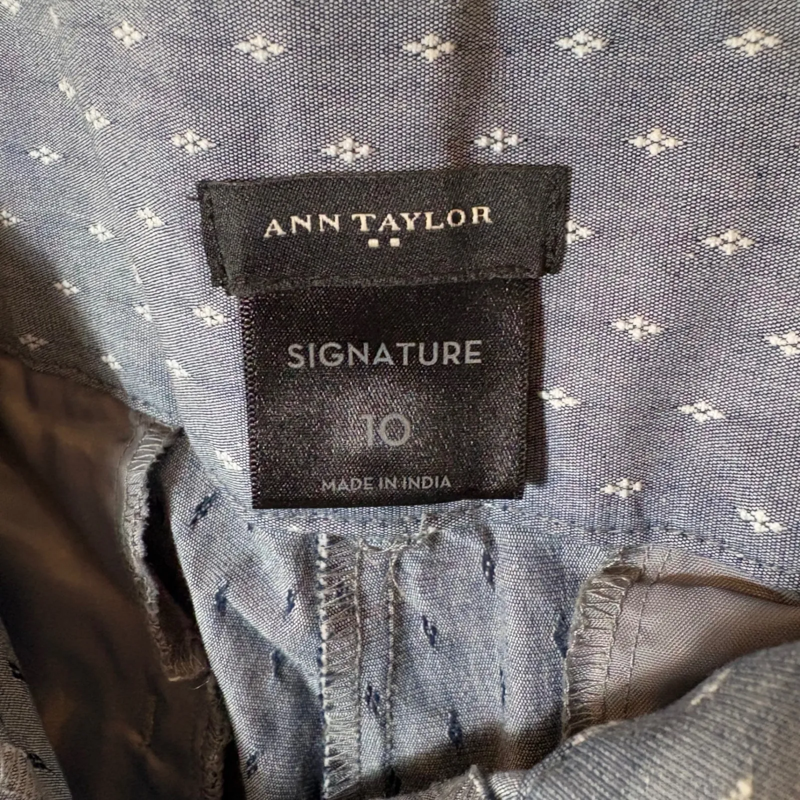 Ann Taylor Signature‎ Women's Gray Cropped Pants Size 10 Diamond Print - Image 4