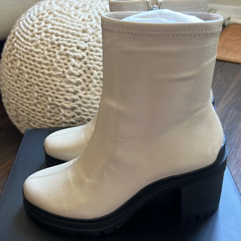 Helenna Boot in Ivory - Image 3