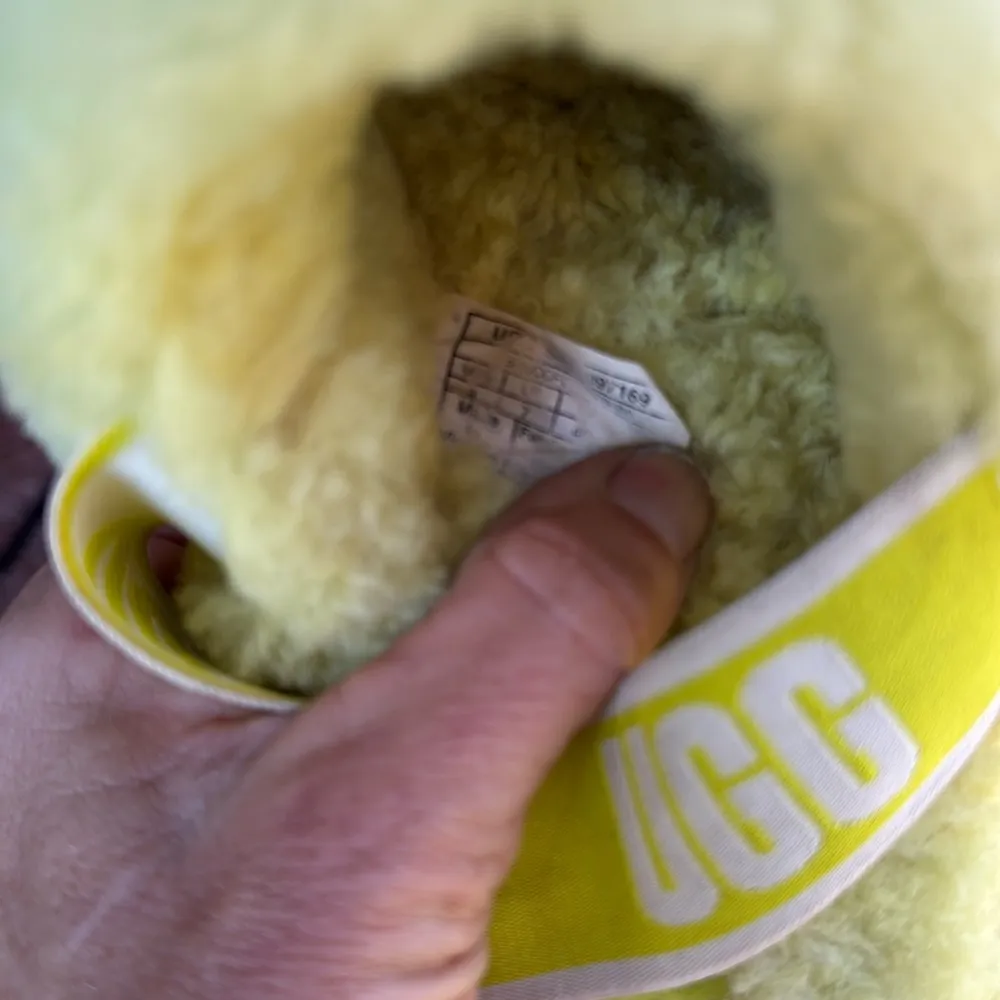 UGG Women's Fluff Yeah Sandal Yellow Gray Fury Slipper Sheepskin Slide size 9 - Image 10