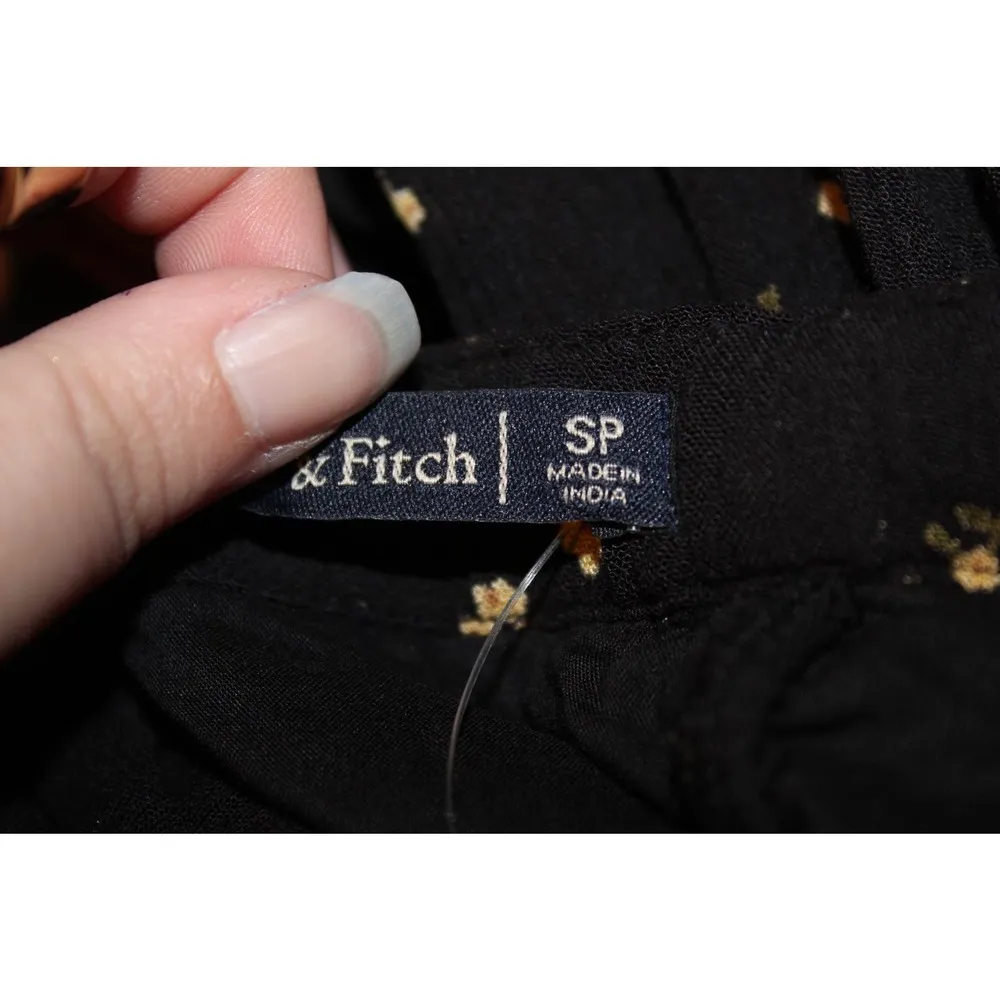 Women's Abercrombie & Fitch Black Yellow Green Floral Jumpsuit Size Small SP NWT - Image 3