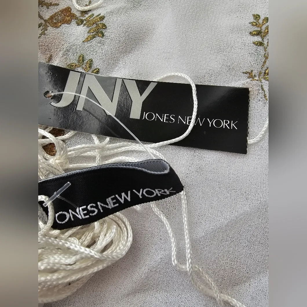 Jones New York White Sheer Painted Flowers Long Tassels Wrap Scarf New With Tags - Image 8