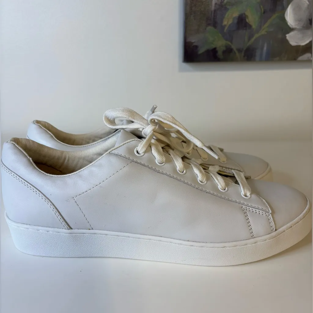 Vionic women’s Size 11 Classic White Sneakers - Image 3
