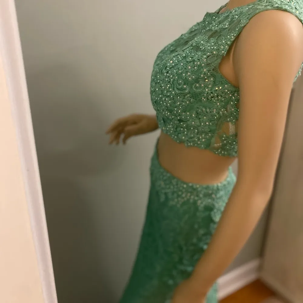 Two piece green formal‎ dress by Clarisse - Image 12