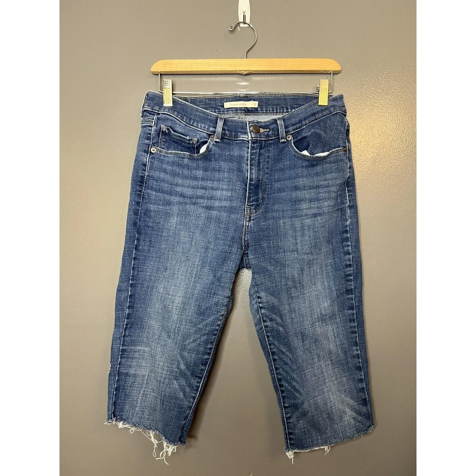 Levis Classic Straight Jeans Womens 10 Blue Crop Capri Raw Hem Stretch Denim - Image 2