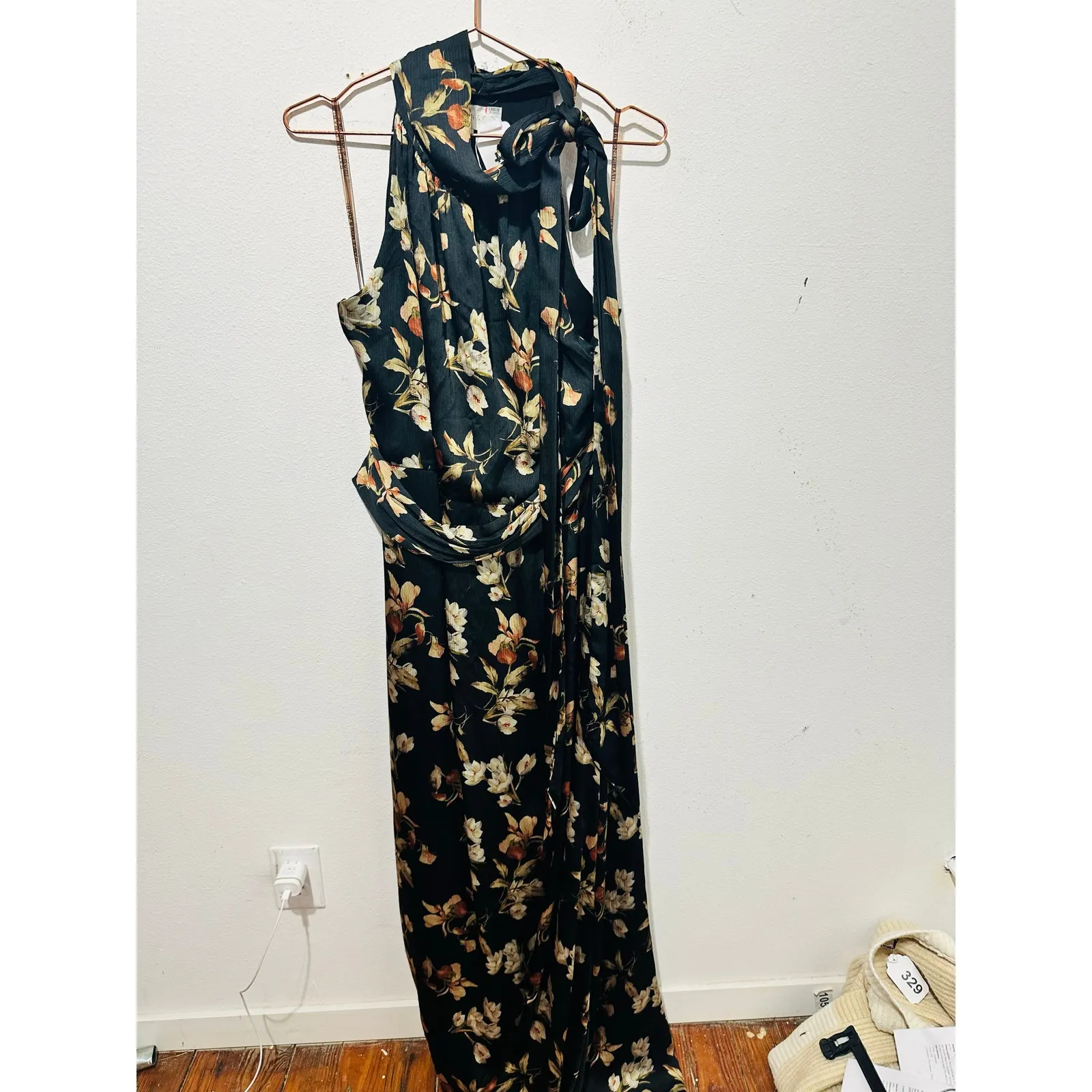 SACHIN & BABI Black White Venetia Petal Kayla Halter Neck Gown Size 14 - Image 3