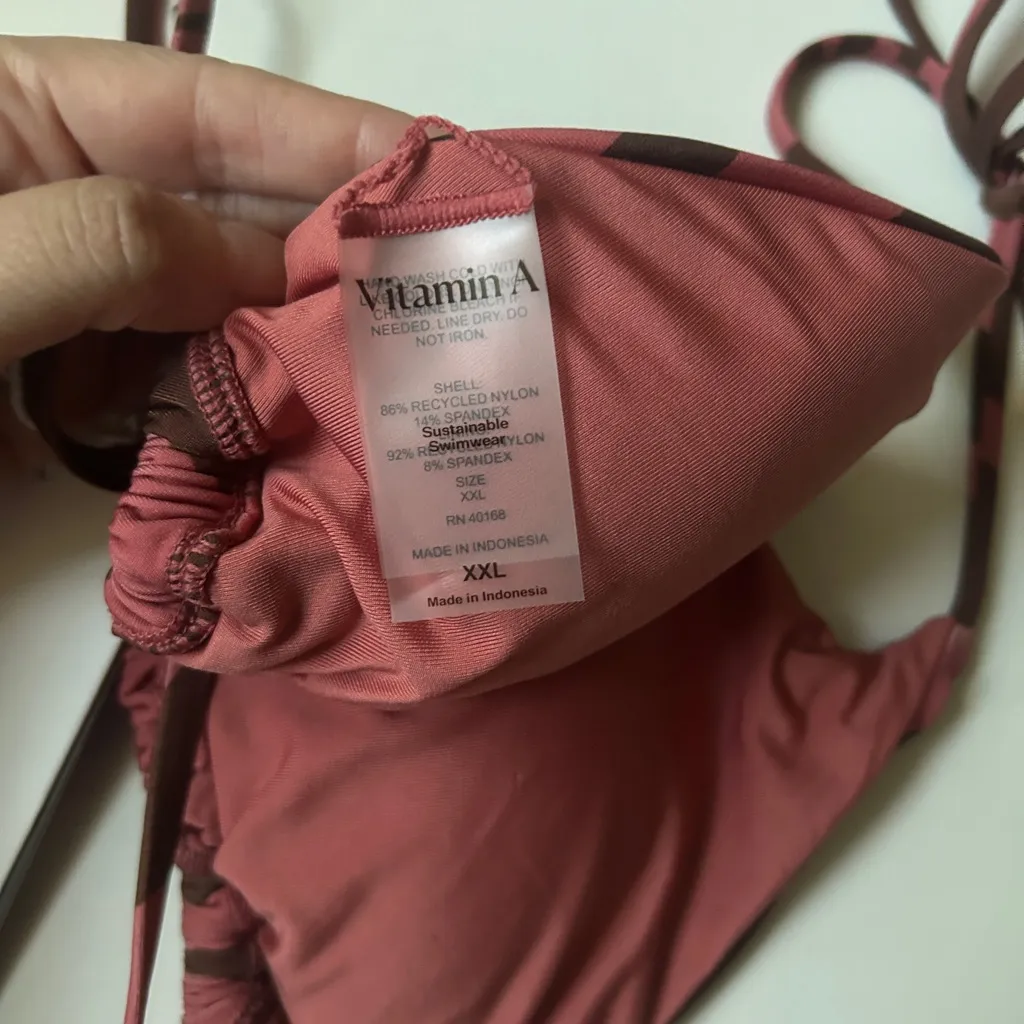 NWT Vitamin A Women’s Halter Swim Bikini Top XXL - Image 3