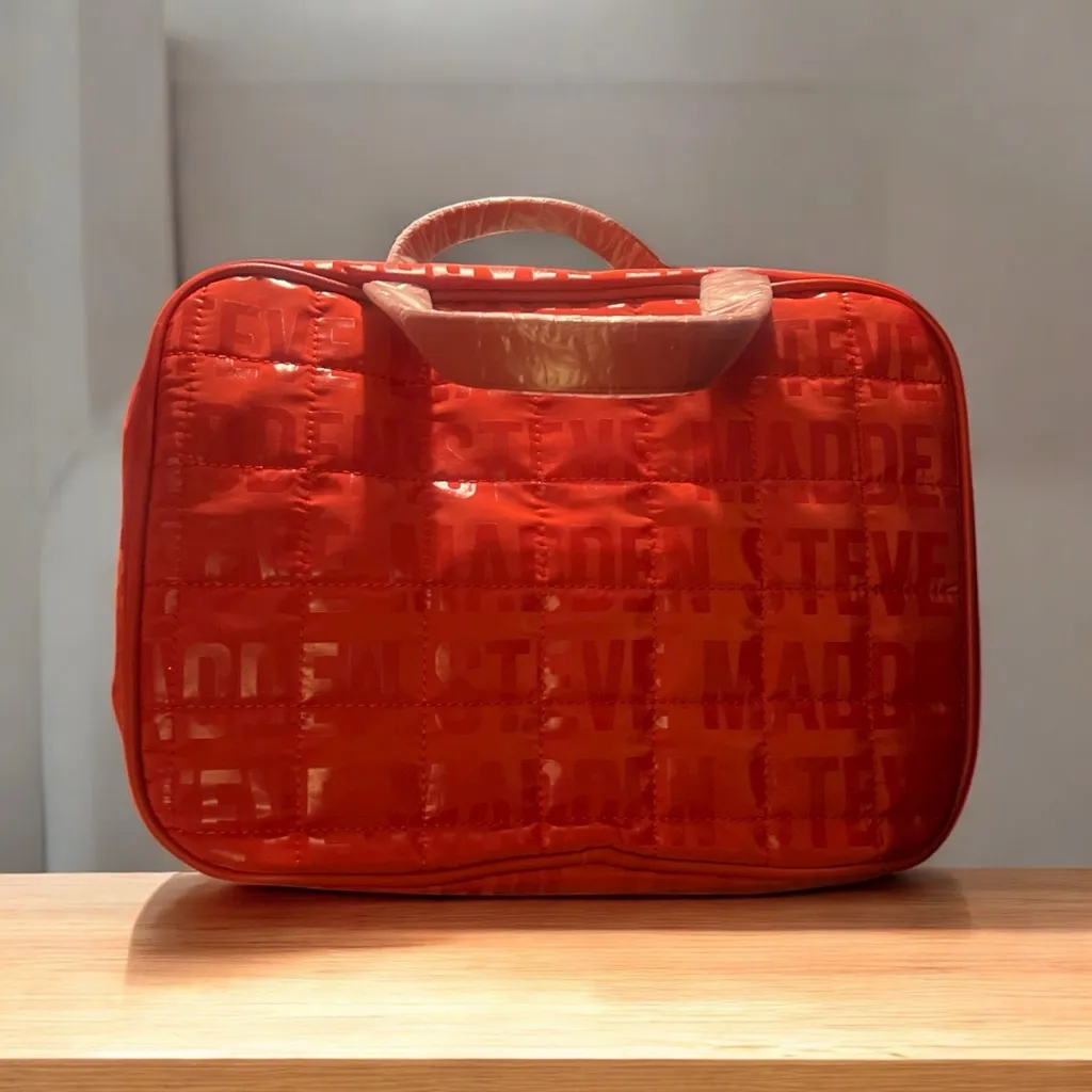 STEVE Madden Large Red Cosmetic Travel Quilted Bag - Image 9