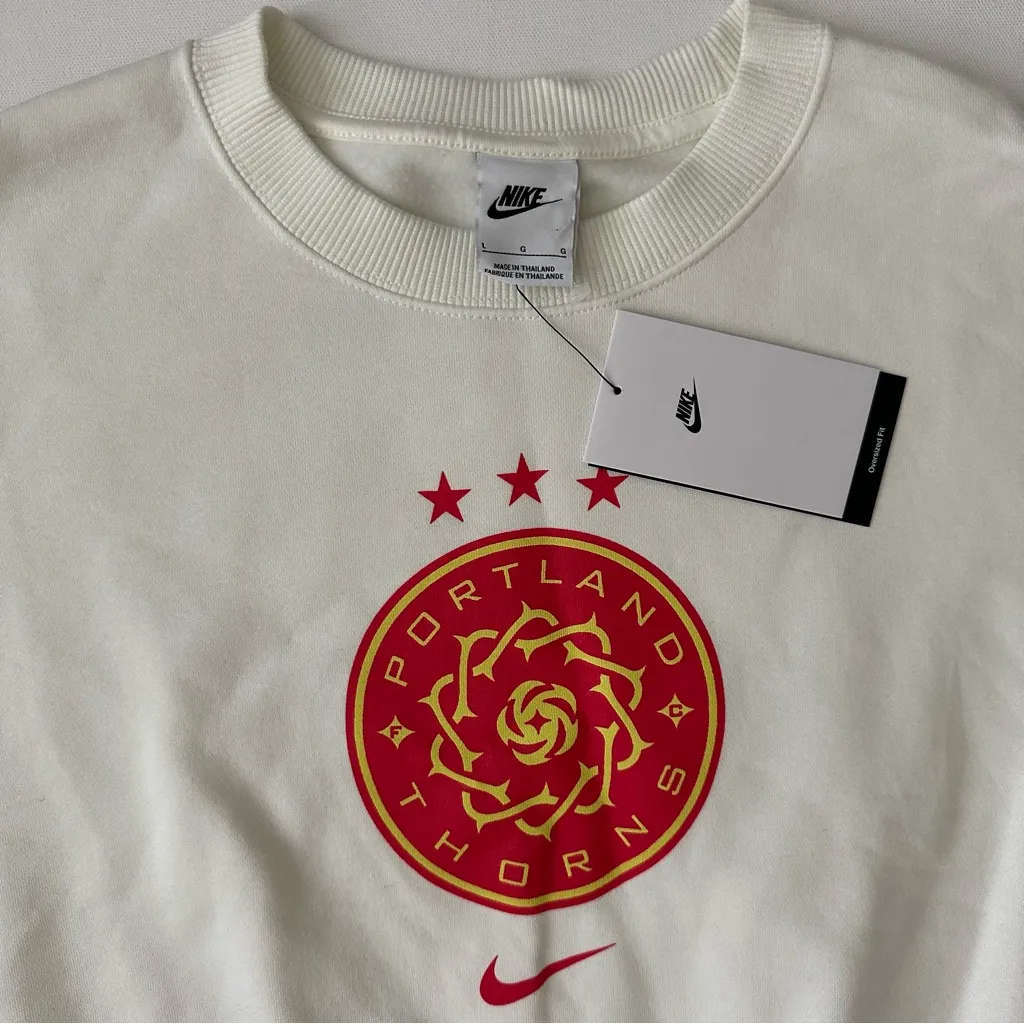 Nike Women's White Crew Neck Sweater with Red Logo - Image 12