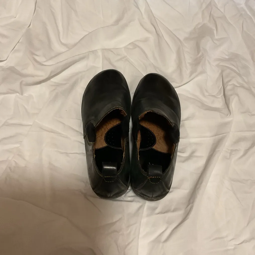 b.o.c. Black Leather Loafers Size 9M - Image 3