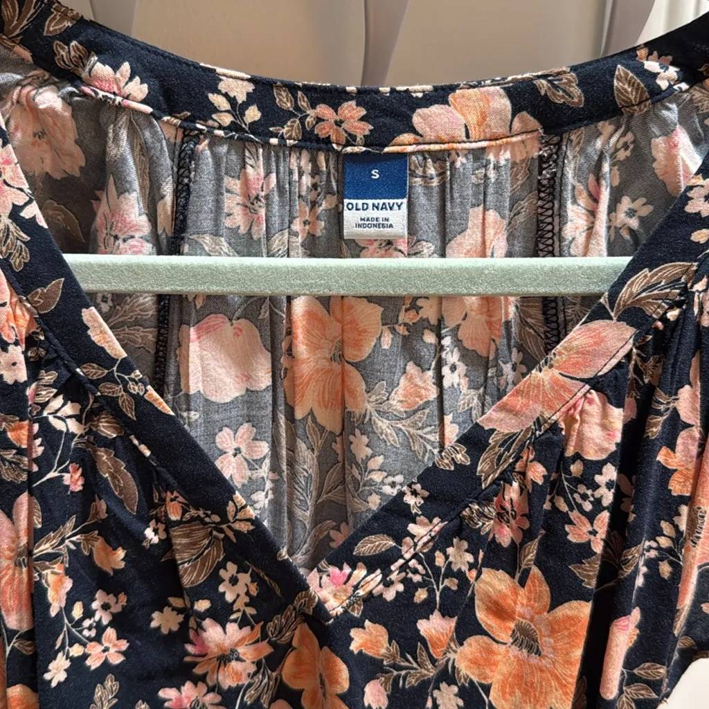 Old Navy Navy Floral Flutter Sleeve V Neck Midi Dress Size S‎ Boho Floral Chic - Image 2