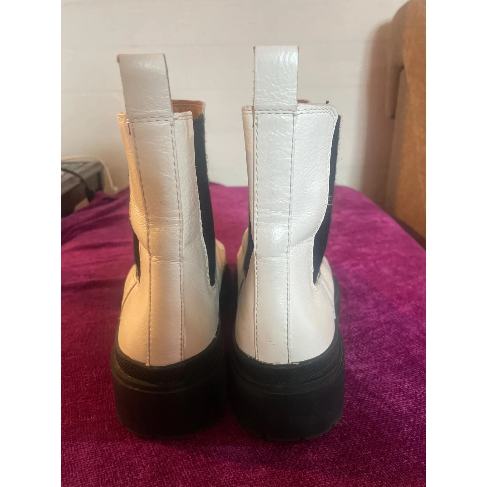 LUCKY BRAND Ellerey Lug Sole Chelsea Boots White Black Size 8.5 39 COMBAT GRUNGE - Image 4