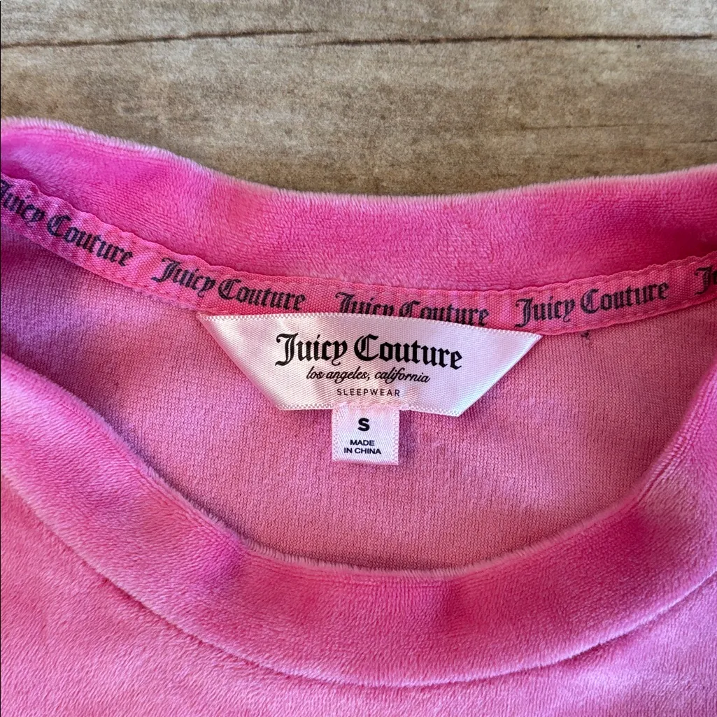 Juicy Couture Vintage Y2K pink velour top with a sparkling "Juicy" logo - Image 2