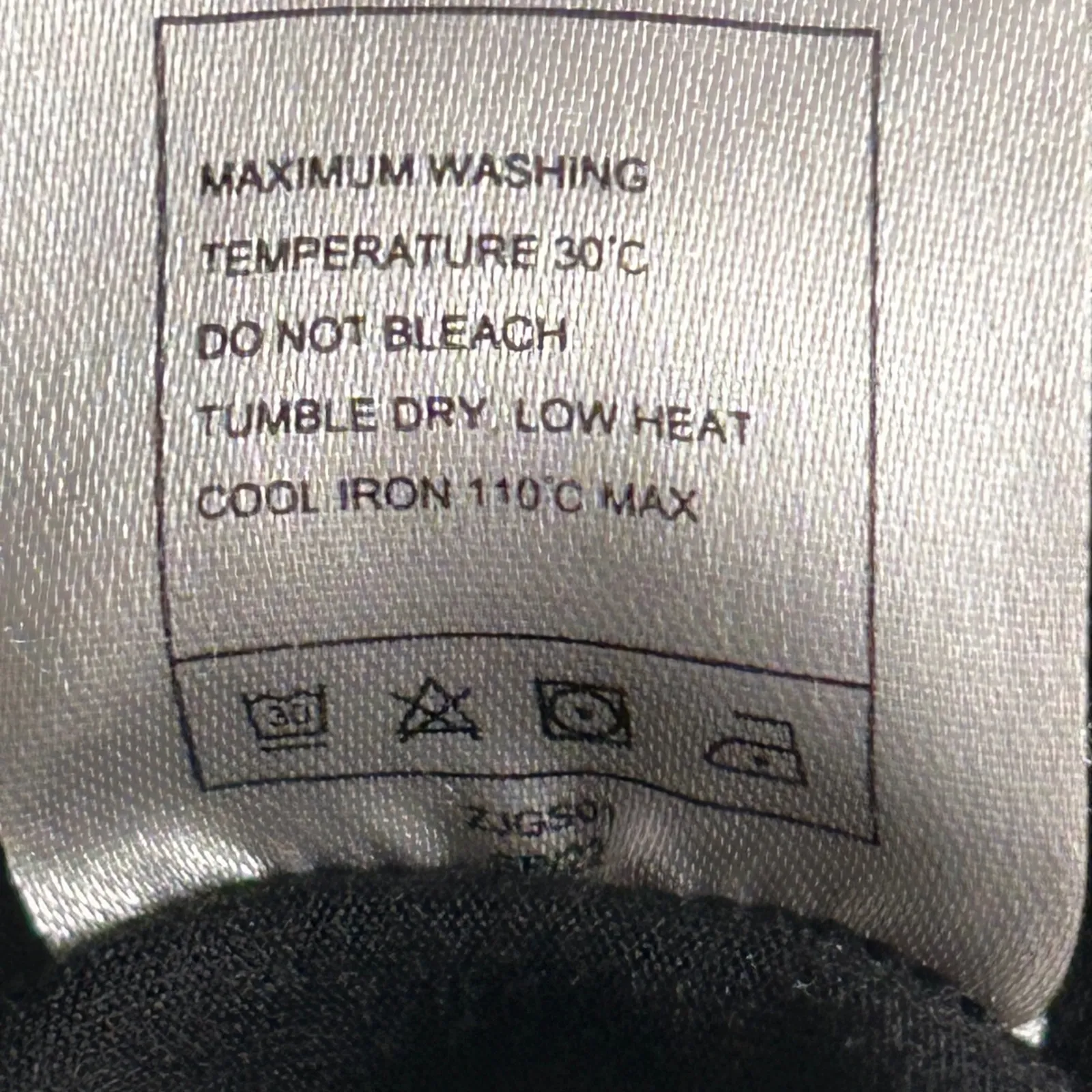 Quince Zip Up Hoodie Black Large - Image 9