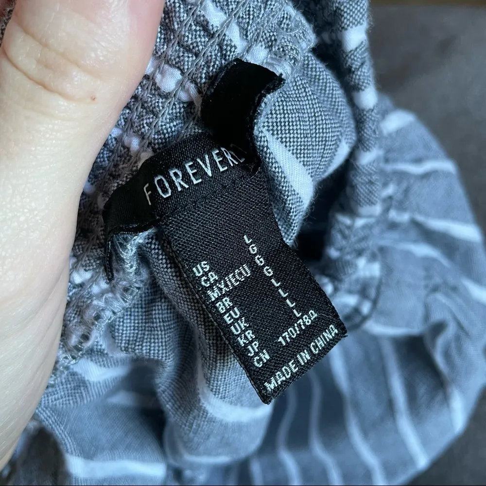 Forever 21 Cotton Striped Summer Shorts Size Large - Image 5