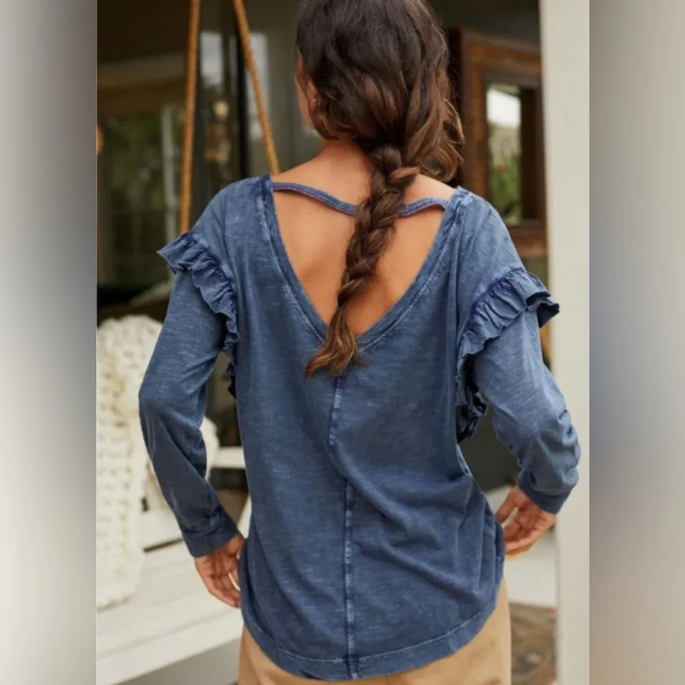Anthropologie Pilcro blue long sleeve ruffled open back top - Image 3