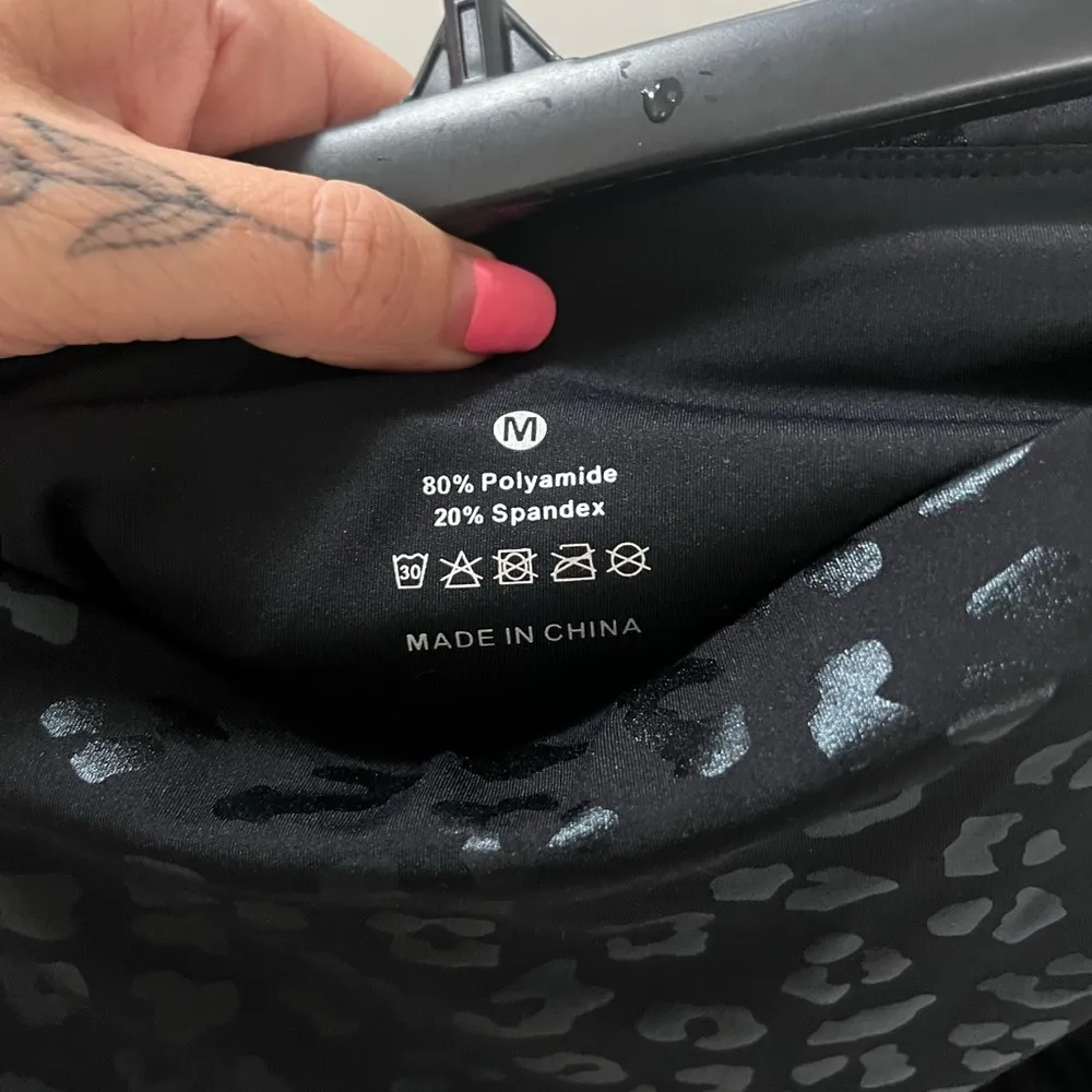 Black Leopard Print Leggings Size M - Image 5