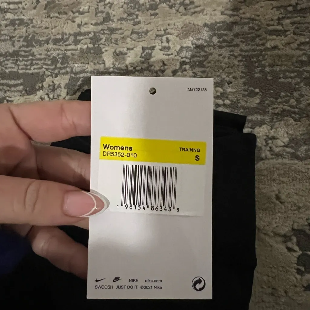 NWT Nike Black Dri-Fit One Leggings Size Small - Image 4